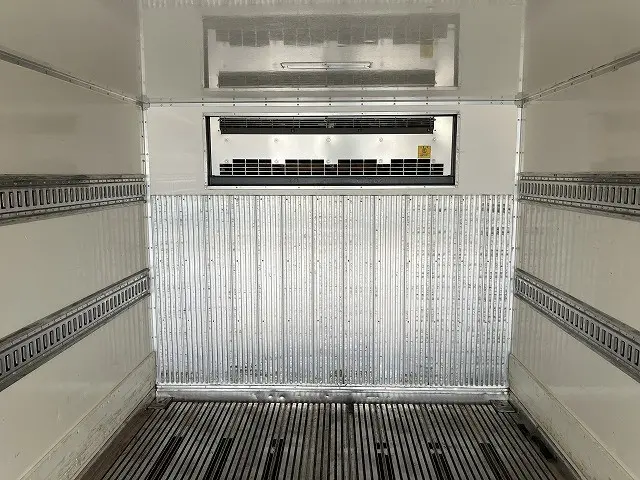 いすゞ フォワード 2PG-FSR90T2(2WD)の写真9