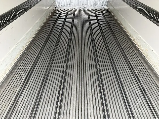 いすゞ フォワード 2PG-FSR90T2(2WD)の写真10