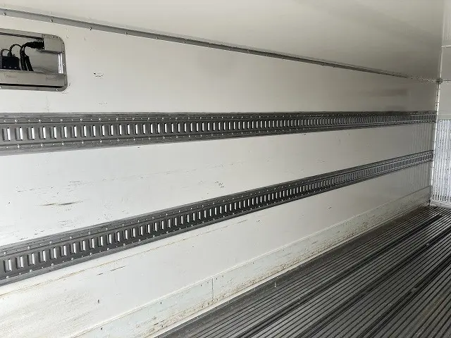 いすゞ フォワード 2PG-FSR90T2(2WD)の写真11