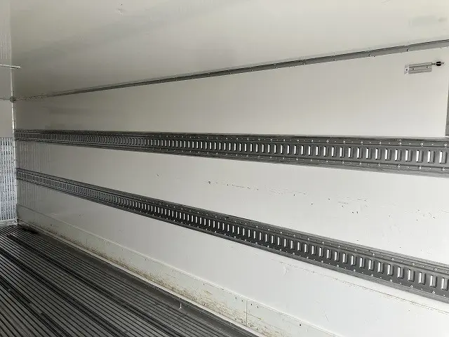 いすゞ フォワード 2PG-FSR90T2(2WD)の写真12