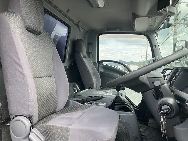 いすゞ フォワード 2PG-FSR90T2(2WD)の写真24