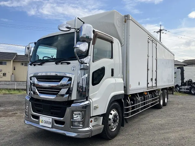 いすゞ ギガ QKG-CYL77B(6x2)の写真1