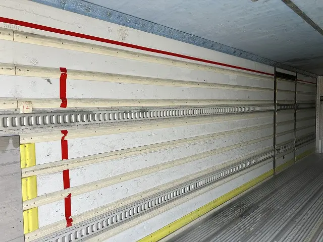 いすゞ ギガ QKG-CYL77B(6x2)の写真12