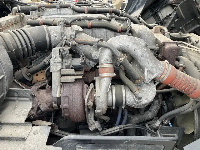 いすゞ ギガ QKG-CYL77B(6x2)の写真18