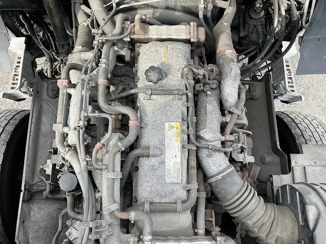 いすゞ ギガ QKG-CYL77B(6x2)の写真19