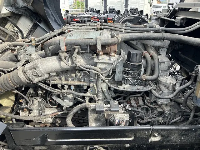 いすゞ ギガ QKG-CYL77B(6x2)の写真20