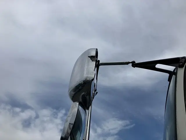 いすゞ ギガ QKG-CYL77B(6x2)の写真29