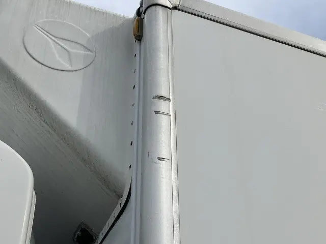 いすゞ ギガ QKG-CYL77B(6x2)の写真30