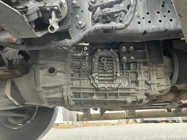 いすゞ フォワード 2RG-FRR90T2(2WD)の写真17