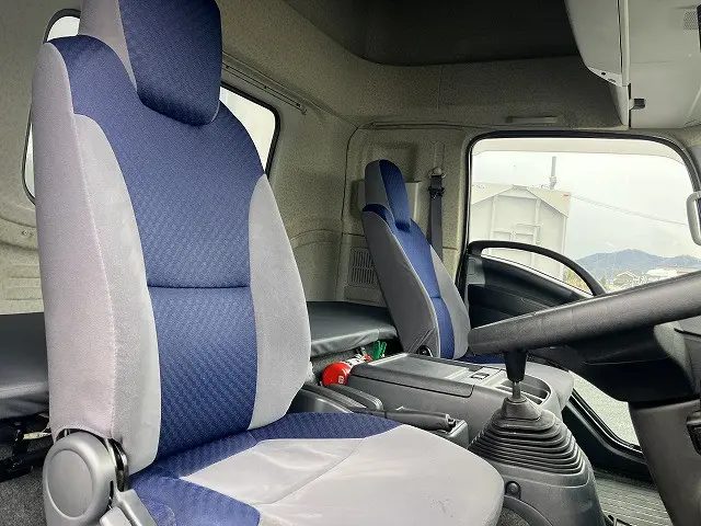 いすゞ フォワード 2RG-FRR90T2(2WD)の写真25