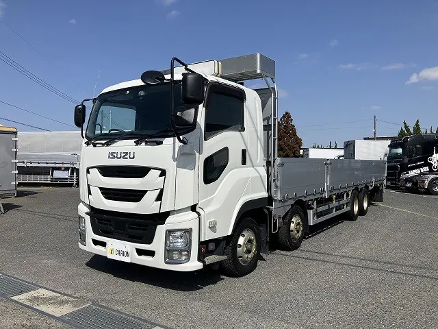 いすゞ ギガ QKG-CYJ77B(8x4)の写真1