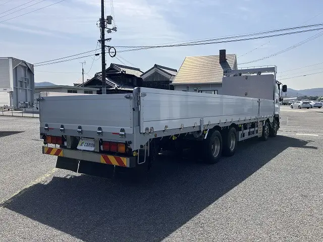 いすゞ ギガ QKG-CYJ77B(8x4)の写真4