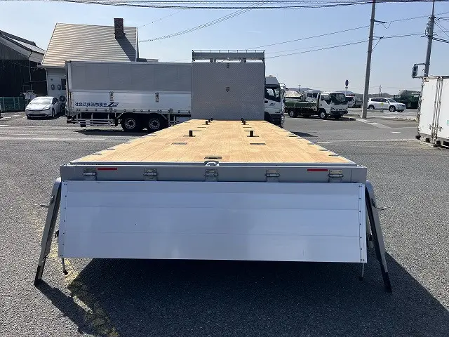 いすゞ ギガ QKG-CYJ77B(8x4)の写真10