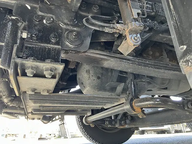 いすゞ ギガ QKG-CYJ77B(8x4)の写真14