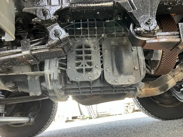 いすゞ ギガ QKG-CYJ77B(8x4)の写真16