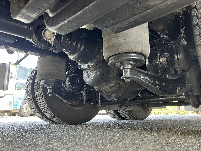 いすゞ ギガ QKG-CYJ77B(8x4)の写真18