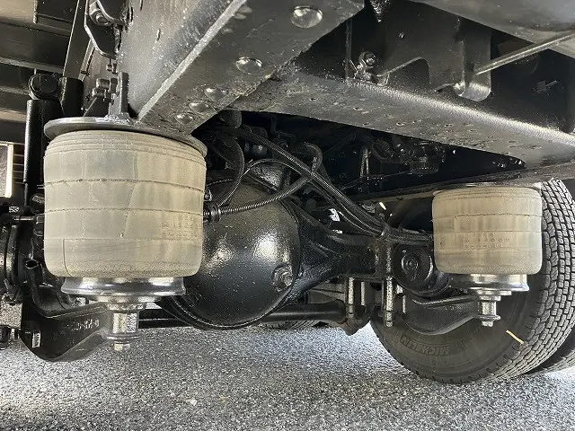 いすゞ ギガ QKG-CYJ77B(8x4)の写真19