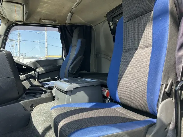 いすゞ ギガ QKG-CYJ77B(8x4)の写真26