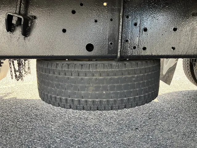 いすゞ ギガ QKG-CYJ77B(8x4)の写真29