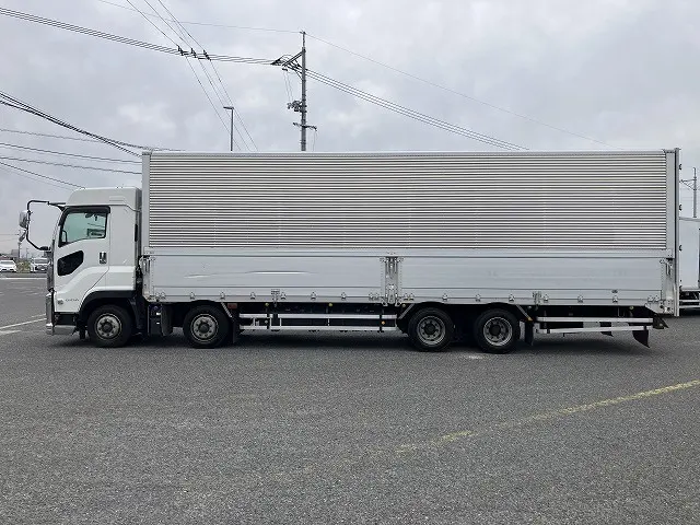 いすゞ ギガ 2PG-CYJ77C(8x4)の写真7