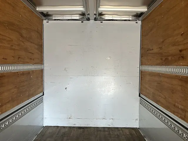 いすゞ ギガ 2PG-CYJ77C(8x4)の写真13