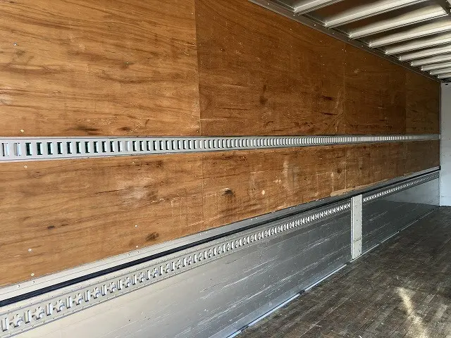 いすゞ ギガ 2PG-CYJ77C(8x4)の写真15