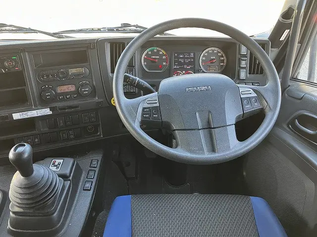いすゞ ギガ 2PG-CYJ77C(8x4)の写真25