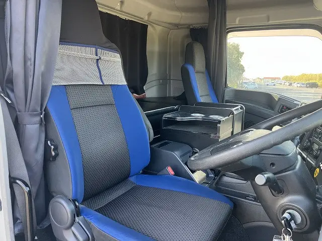 いすゞ ギガ 2PG-CYJ77C(8x4)の写真26