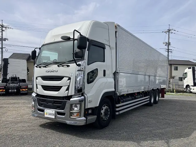 いすゞ ギガ 2PG-CYL77D(6x2)の写真1