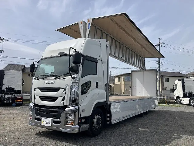 いすゞ ギガ 2PG-CYL77D(6x2)の写真9