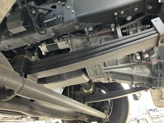 いすゞ ギガ 2PG-CYL77D(6x2)の写真18