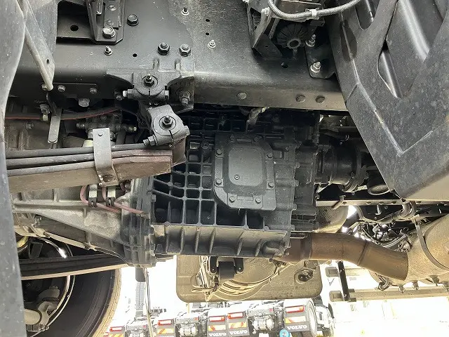 いすゞ ギガ 2PG-CYL77D(6x2)の写真19