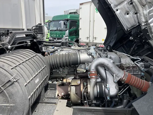 いすゞ ギガ 2PG-CYL77D(6x2)の写真24