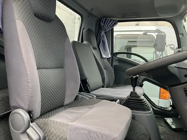 いすゞ フォワード 2PG-FRR90S2(2WD)の写真23