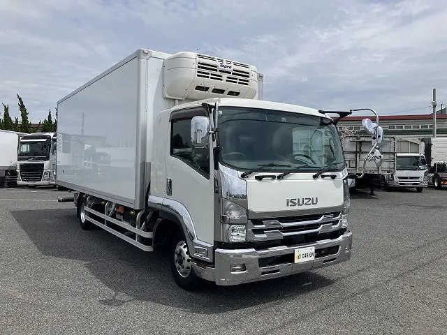 いすゞ フォワード 2PG-FRR90T2(2WD)の写真2