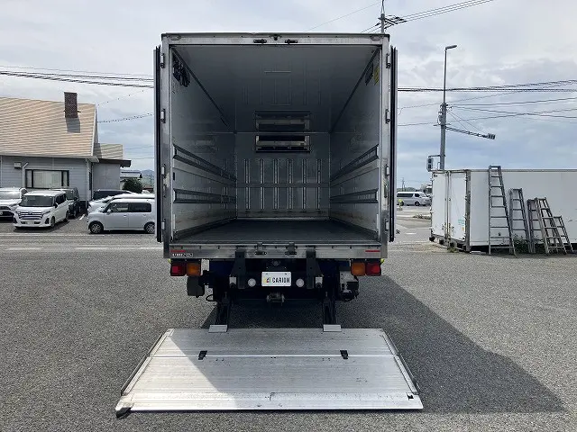いすゞ フォワード 2PG-FRR90T2(2WD)の写真9