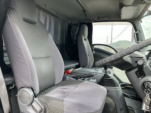 いすゞ フォワード 2PG-FRR90T2(2WD)の写真25