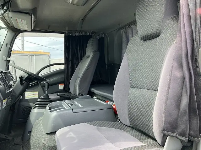 いすゞ フォワード 2PG-FRR90T2(2WD)の写真26