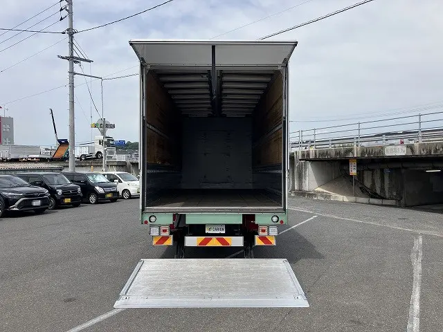 いすゞ フォワード 2RG-FRR90T2(2WD)の写真10