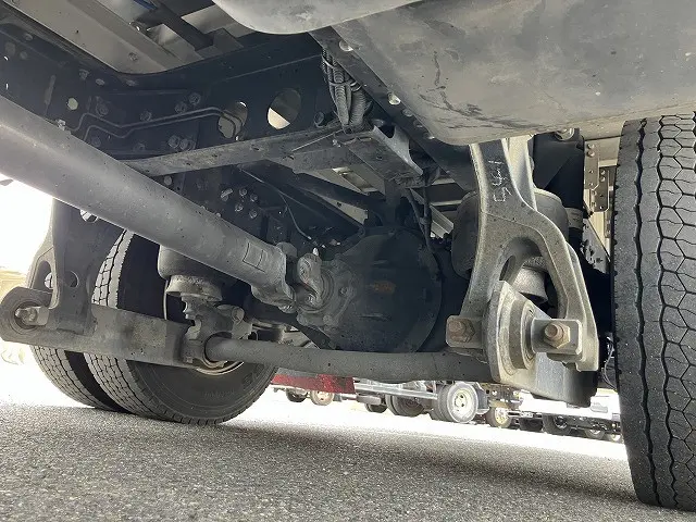 いすゞ フォワード 2RG-FRR90T2(2WD)の写真20