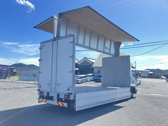 いすゞ フォワード 2RG-FRR90T2(2WD)の写真9