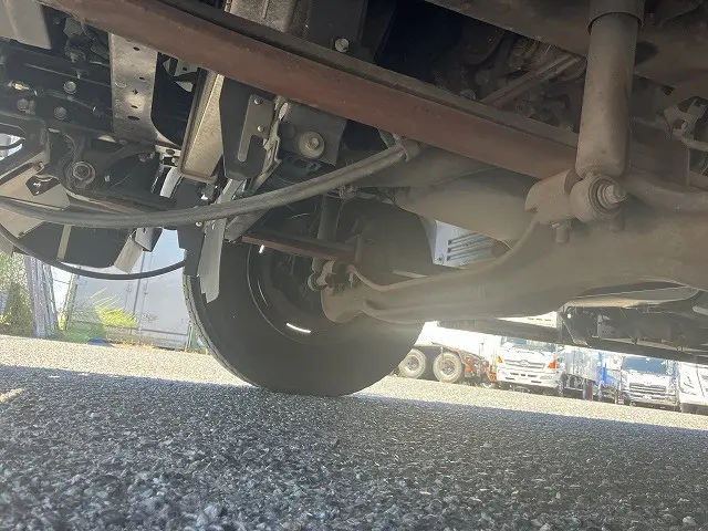 いすゞ フォワード 2RG-FRR90T2(2WD)の写真16