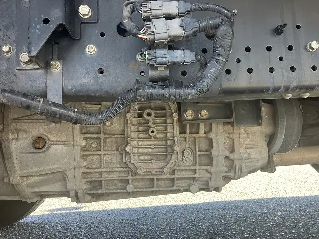 いすゞ フォワード 2RG-FRR90T2(2WD)の写真18