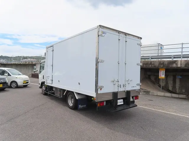 いすゞ エルフ 2RG-NNR88AN(2WD)の写真3