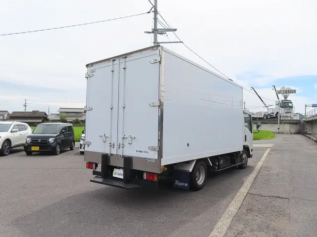 いすゞ エルフ 2RG-NNR88AN(2WD)の写真4