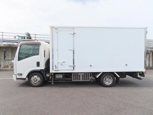 いすゞ エルフ 2RG-NNR88AN(2WD)の写真7
