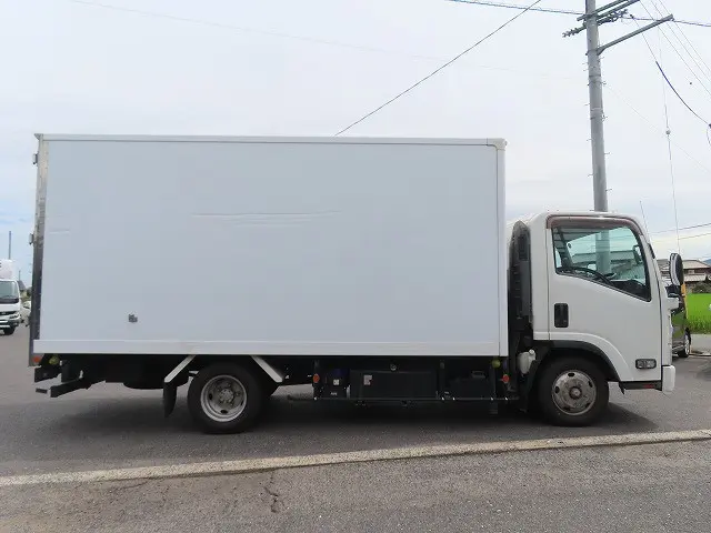 いすゞ エルフ 2RG-NNR88AN(2WD)の写真9