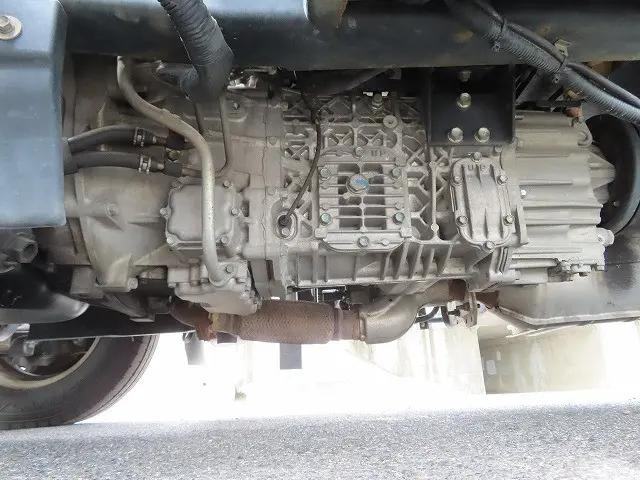 いすゞ エルフ 2RG-NNR88AN(2WD)の写真16