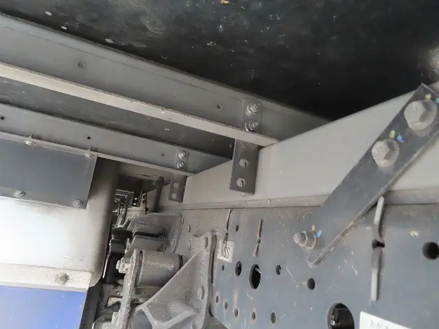 いすゞ エルフ 2RG-NNR88AN(2WD)の写真18