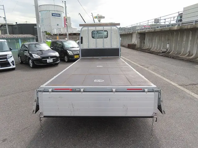 いすゞ エルフ 2RG-NLR88AR(2WD)の写真11